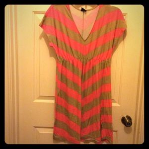 Faded Glory M 8-10 coral tan chevron V neck dress